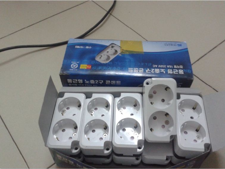Ổ điện Hàn Quốc loại âm tường và đế nổi